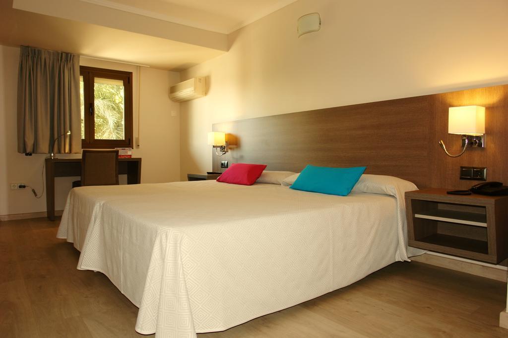 Hotel Avenida Plaza Альсира Номер фото